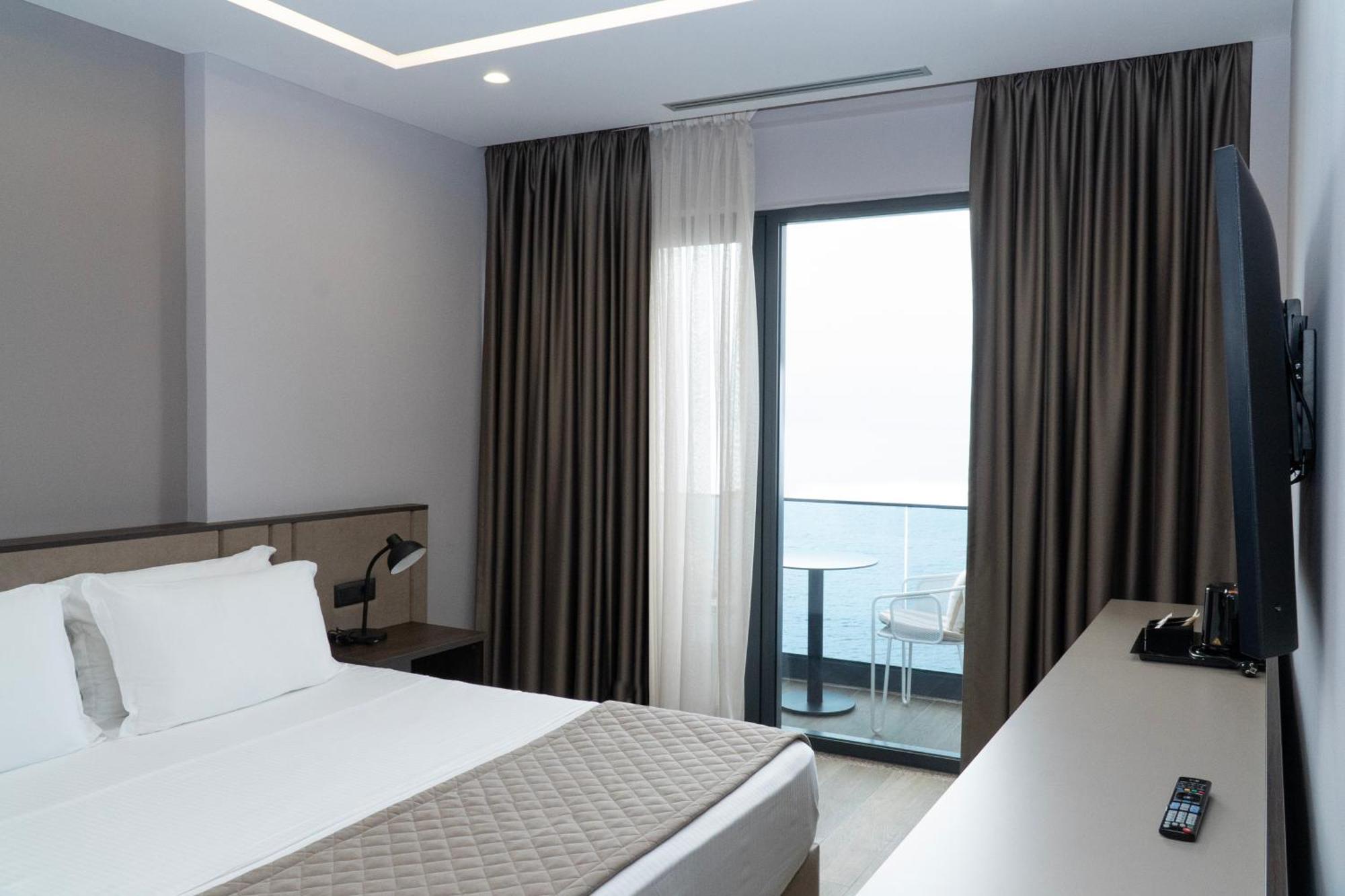 Joelle Premium Hotel Sarandë Exterior foto