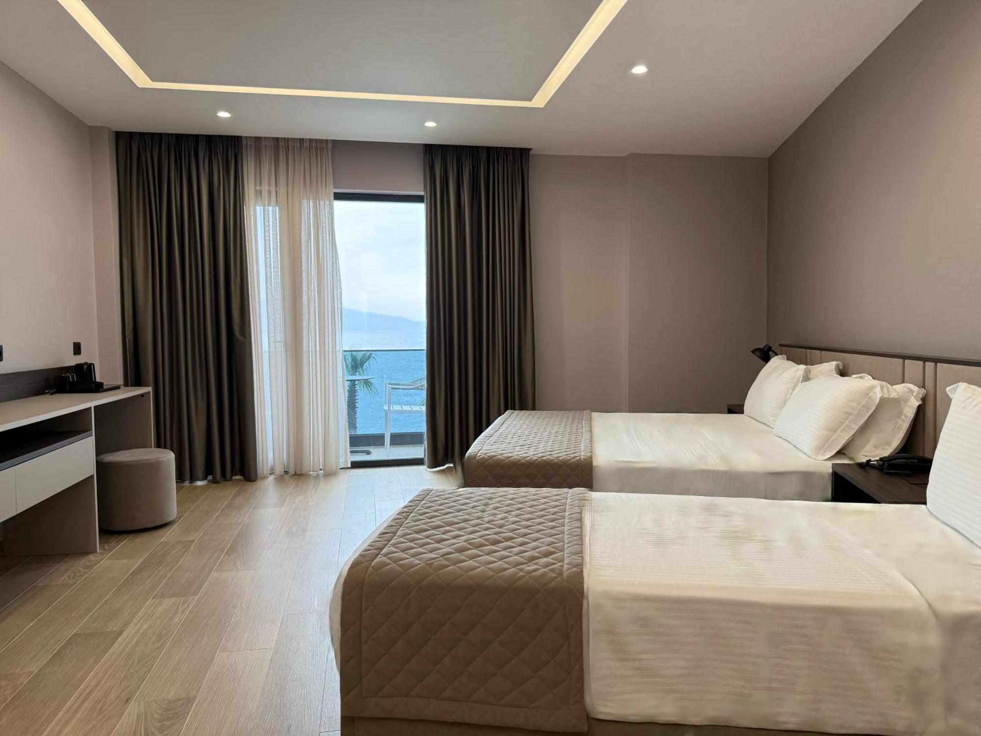 Joelle Premium Hotel Sarandë Exterior foto