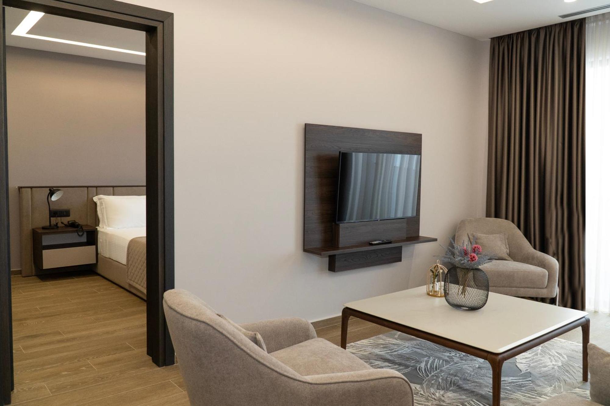 Joelle Premium Hotel Sarandë Exterior foto